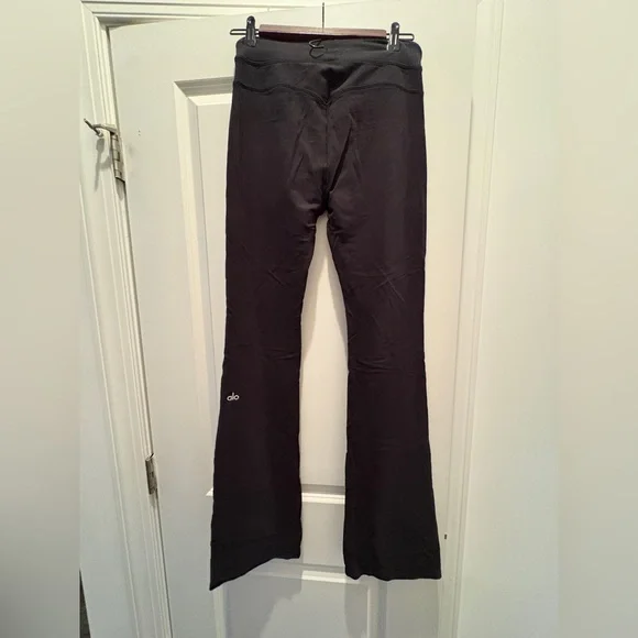 ALO Yoga Sway Bootcut Sweatpant - Black - Picture 8 of 9